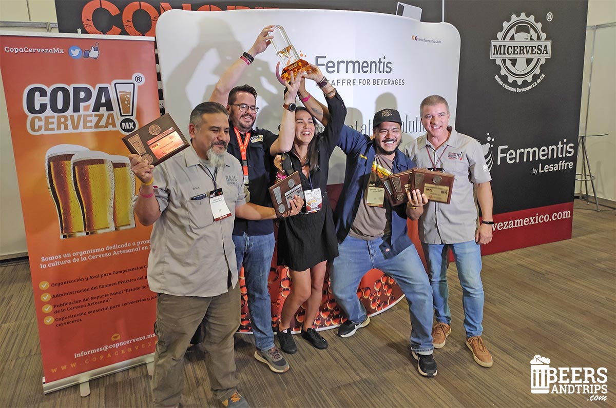 Entrega del premio a la mejor cervecera a Baja Brewing Company en Copa México 2021
