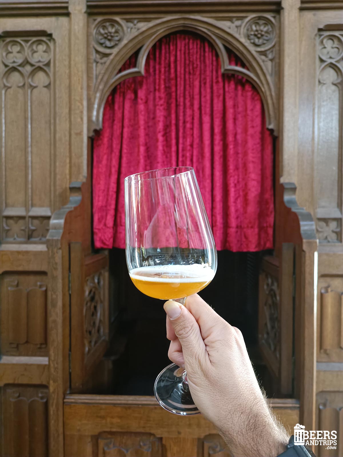 La cerveza entra en el confesionario en Heilig Hart Brewery